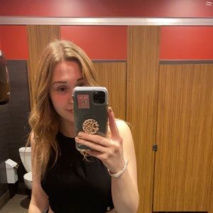 Meet your Posher, Brooke